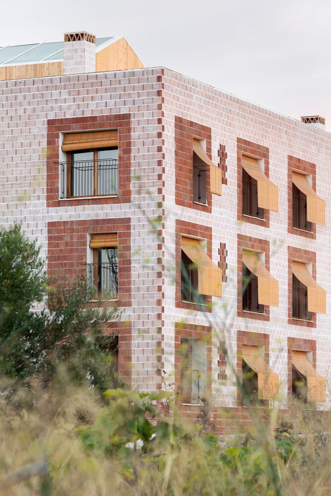 bloque de viviendas con bioconstrucción